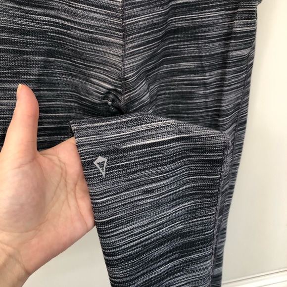 Ivivva by Lululemon high waisted girls crop leggings - Picture 7 of 9